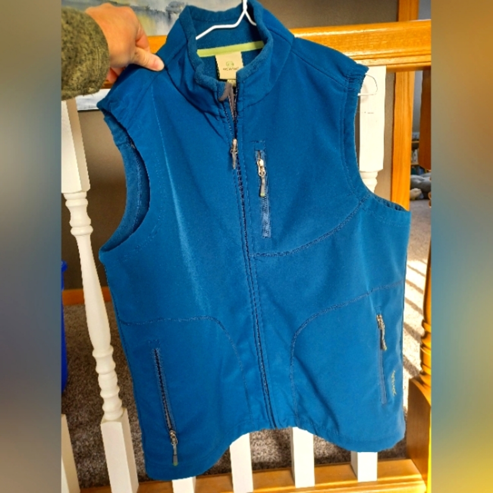 Soft shell vest great for 3 season wear